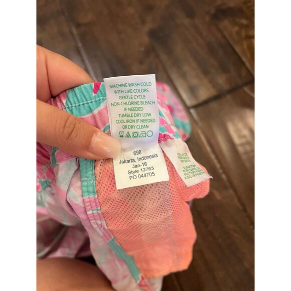 Lilly Pulitzer Luxletic Love Birds Runaround Pull on Shorts size Medium - Picture 9 of 10